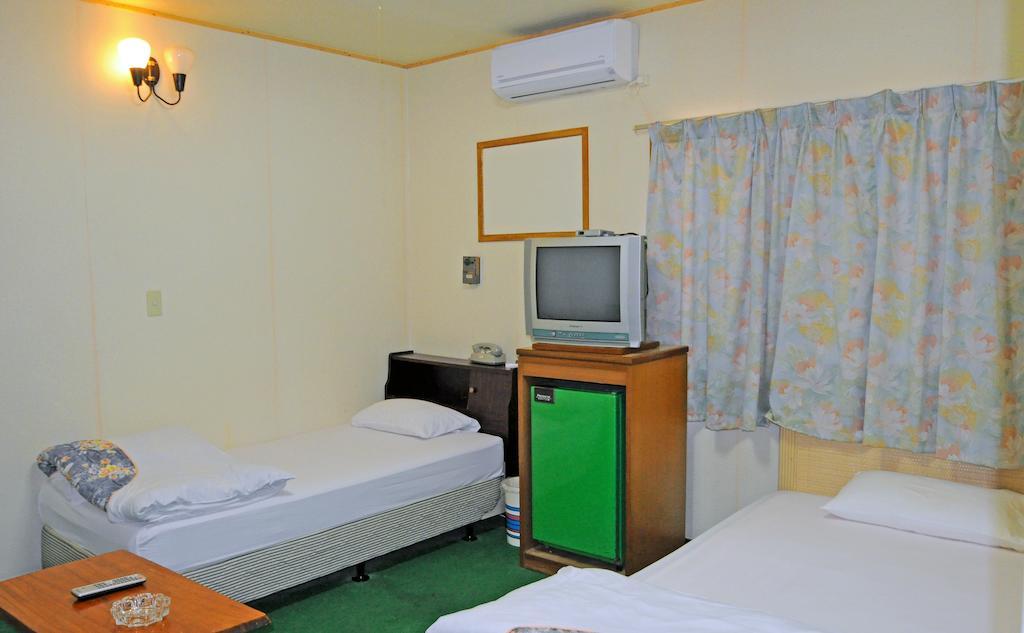 Yoshida Hotel Okinawa Bagian luar foto