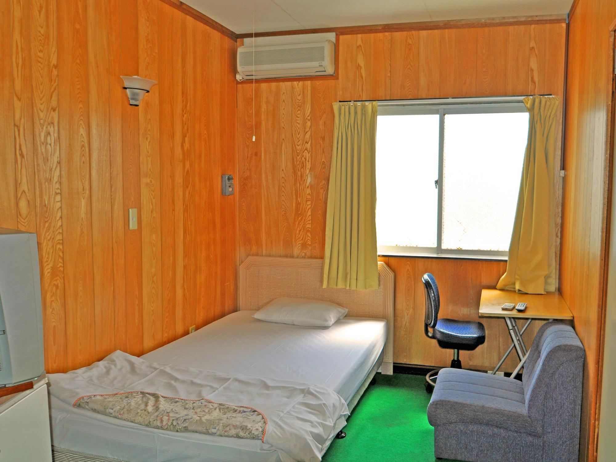 Yoshida Hotel Okinawa Bagian luar foto